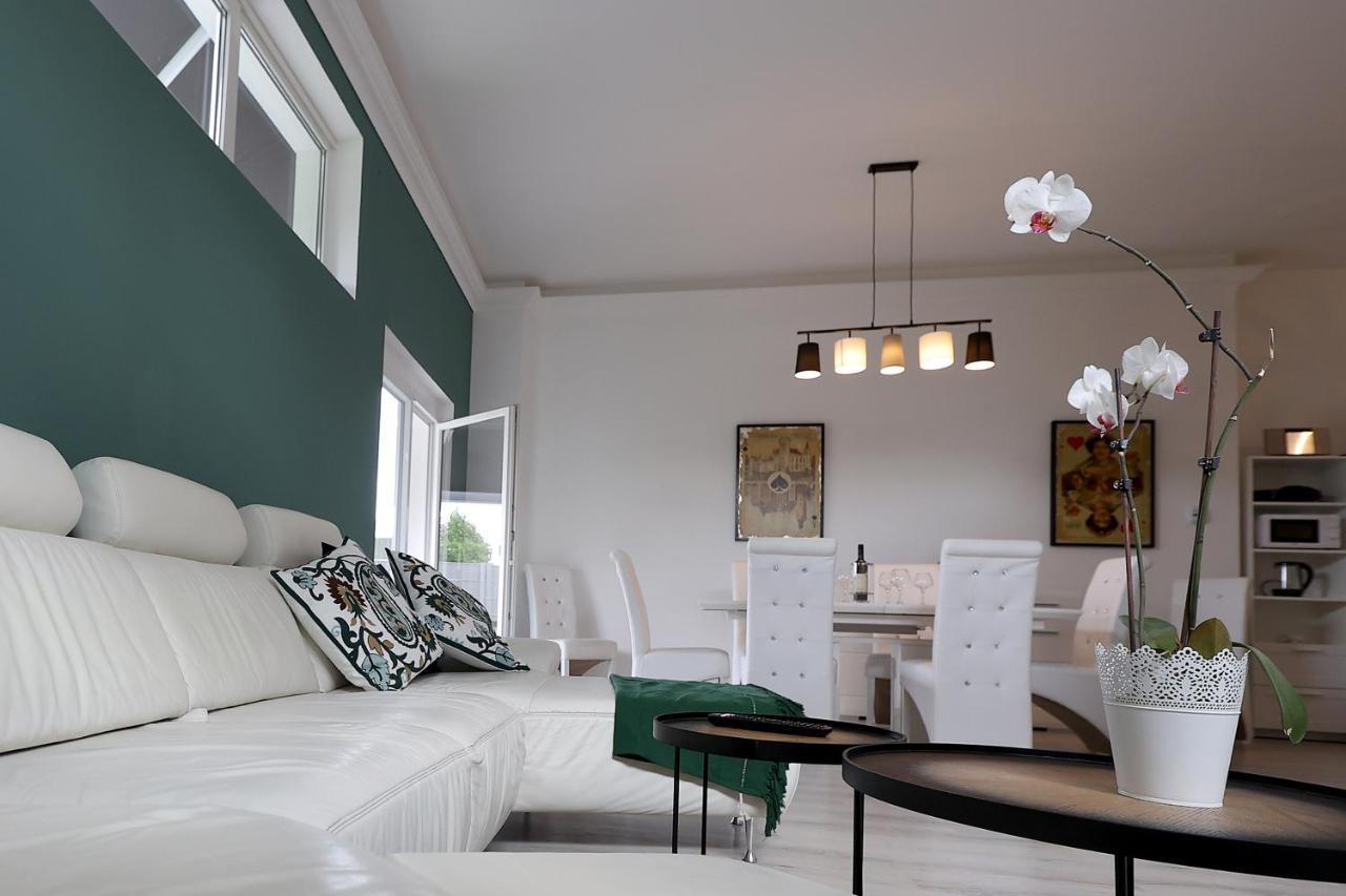 Exklusive Fw Mit 3 Sz Und Grosser Terrasse Gratkorn Eksteriør billede